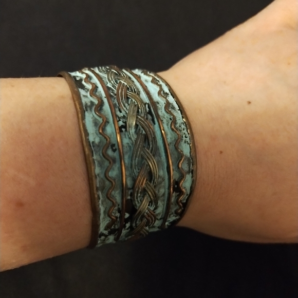 Blue and Gold Tone Bracelet Set - Picture 5 of 8